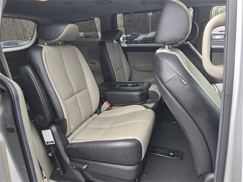 Used 2020 Kia Sedona EX image 14