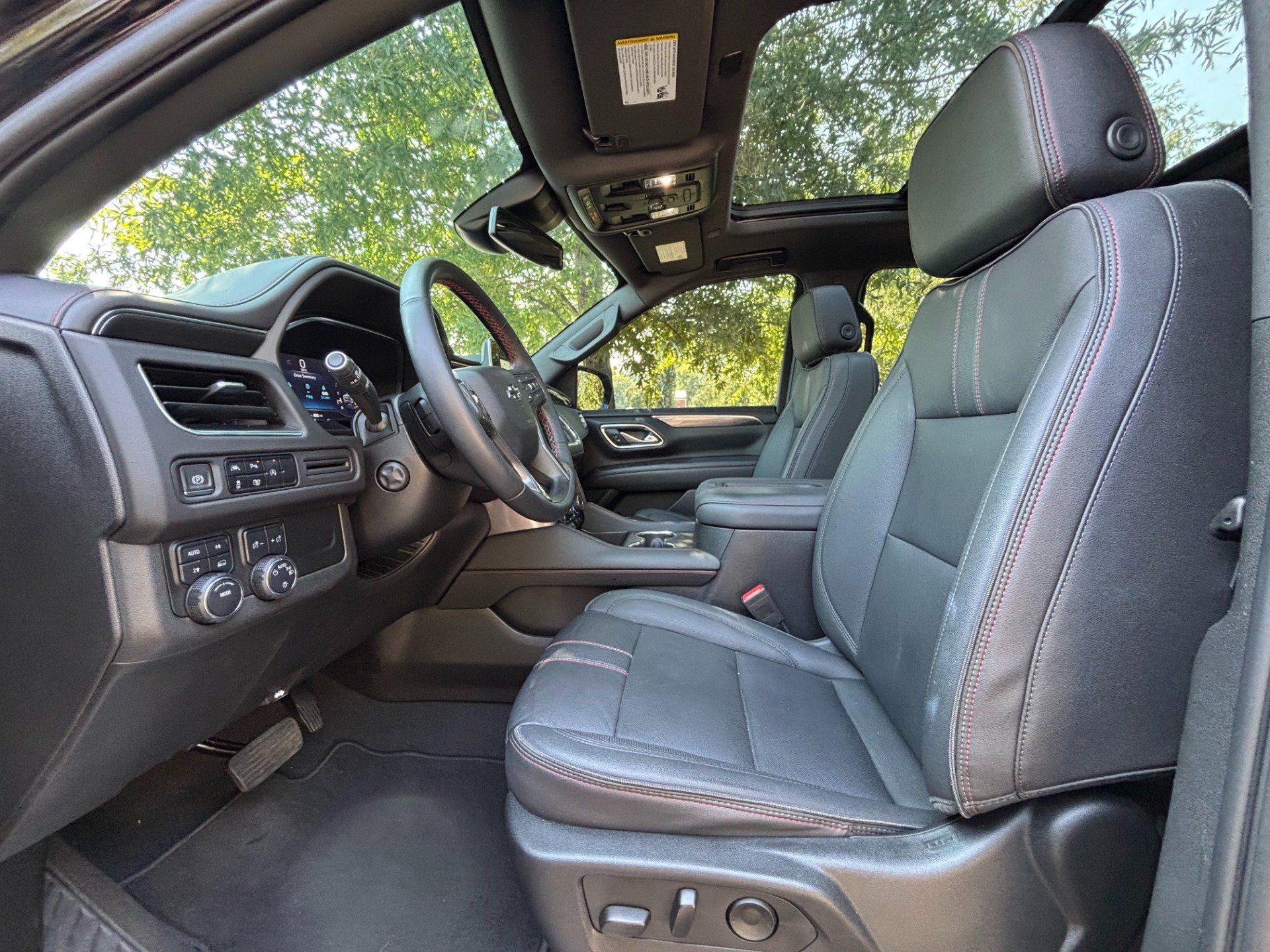 Used 2023 Chevrolet Suburban RST w/ Sport Performance Package AWD/4WD image 16