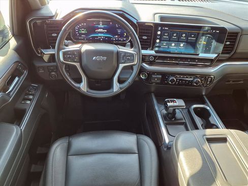 Used 2022 Chevrolet Silverado 1500 RST w/ Convenience Package II AWD/4WD image 3
