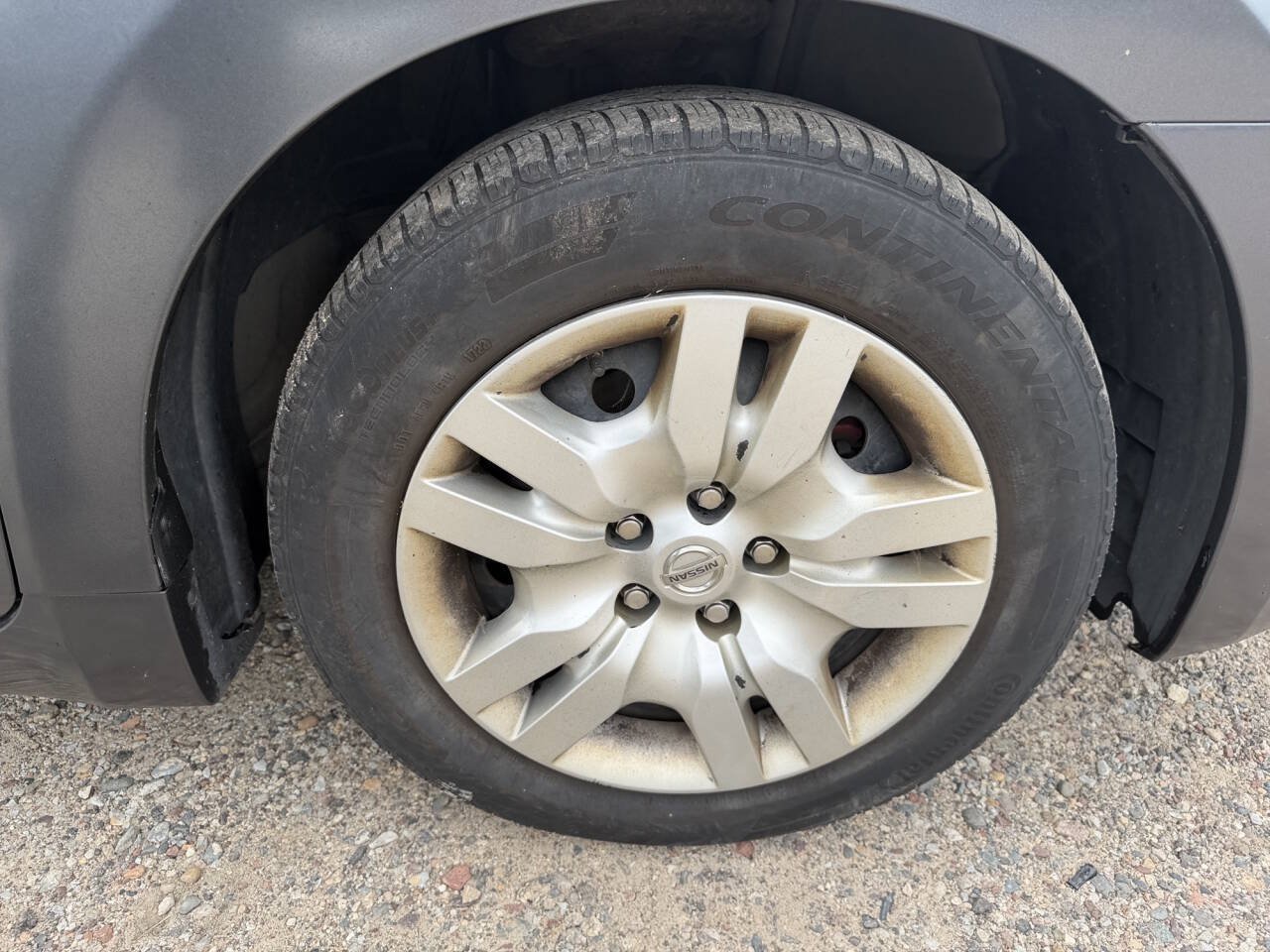 Used 2010 Nissan Altima 2.5 S FWD image 12