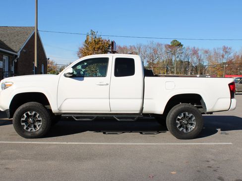 Used 2019 Toyota Tacoma SR w/ SR Convenience Package image 3