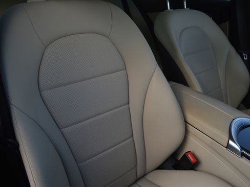 Used 2018 Mercedes-Benz C 300 C 300 image 40