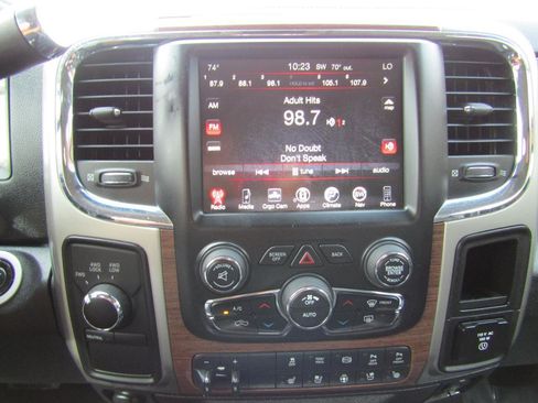 Used 2016 RAM 2500 Laramie w/ Cold Weather Group image 16