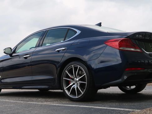 Used 2019 Genesis G70 2.0T Sport RWD image 14
