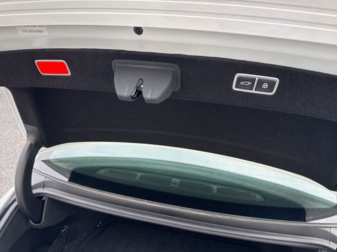 Used 2025 Genesis G90 3.5T image 9