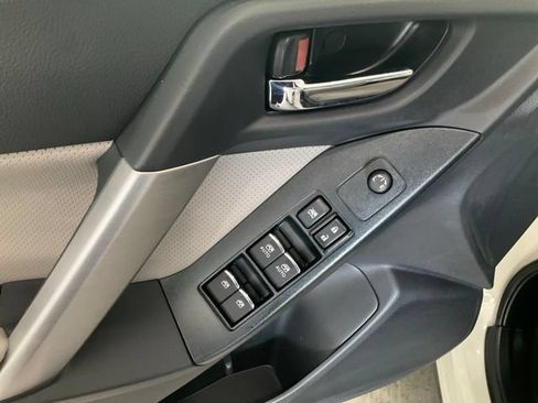 Used 2018 Subaru Forester 2.5i Limited w/ Popular Package #2 AWD/4WD image 4