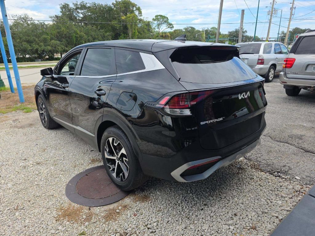 Used 2023 Kia Sportage EX FWD image 3