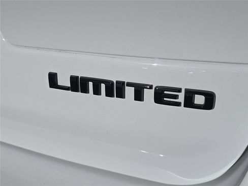 Used 2024 Jeep Grand Cherokee L Limited w/ Black Appearance Package image 6