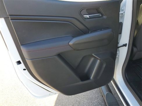 Used 2024 Chevrolet Colorado Z71 w/ Z71 Convenience Package 2 image 23