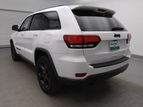 Used 2019 Jeep Grand Cherokee Laredo RWD image 5