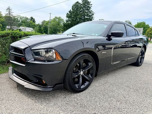 Used 2014 Dodge Charger R/T RWD image 9