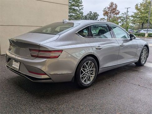 Used 2025 Genesis G80 2.5T image 3