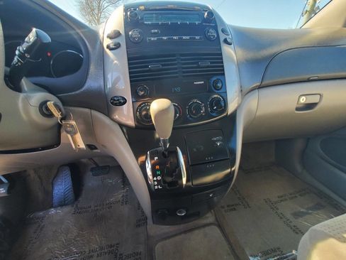 Used 2007 Toyota Sienna LE image 15