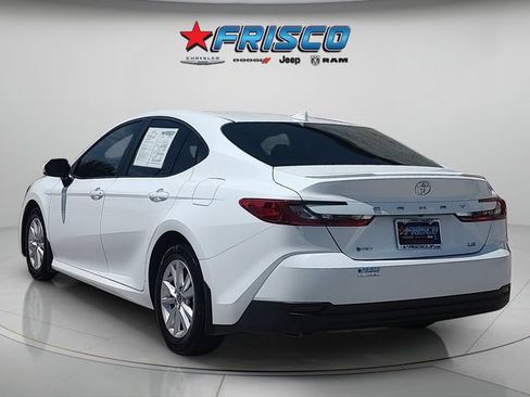 Used 2025 Toyota Camry LE FWD image 5