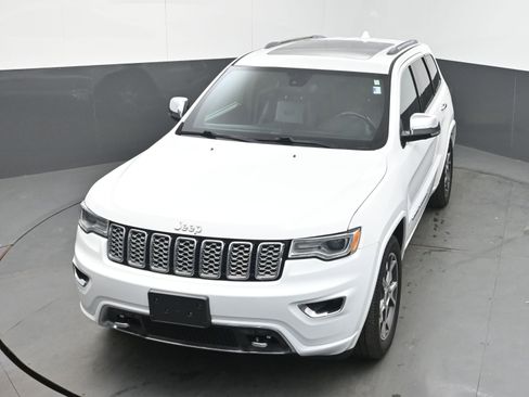 Used 2020 Jeep Grand Cherokee Overland AWD/4WD image 27