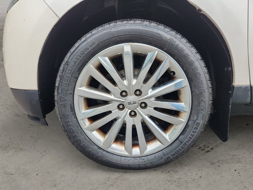 Used 2015 Lincoln MKX AWD w/ Equipment Group 102A image 9