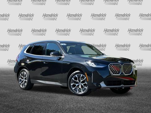 Used 2025 BMW X3 xDrive30i w/ Premium Package image 2