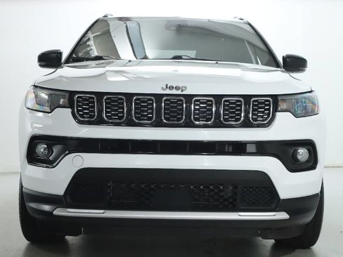 Used 2025 Jeep Compass Limited AWD/4WD image 5