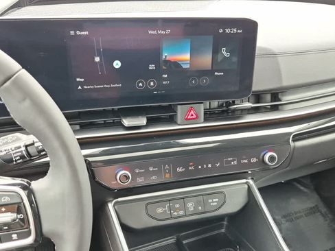 Used 2025 Kia Carnival SX Prestige FWD image 17