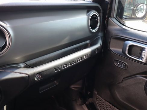 Used 2022 Jeep Wrangler Unlimited Rubicon 4xe w/ Steel Bumper Group image 27