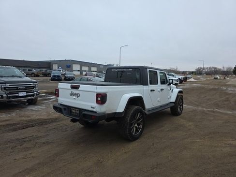 Used 2020 Jeep Gladiator Overland image 7