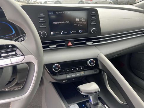 New 2025 Hyundai Elantra Sport FWD image 13