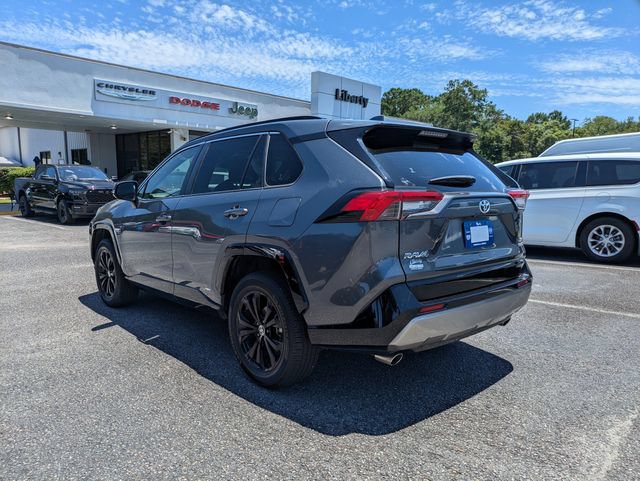 Used 2022 Toyota RAV4 SE AWD/4WD image 7