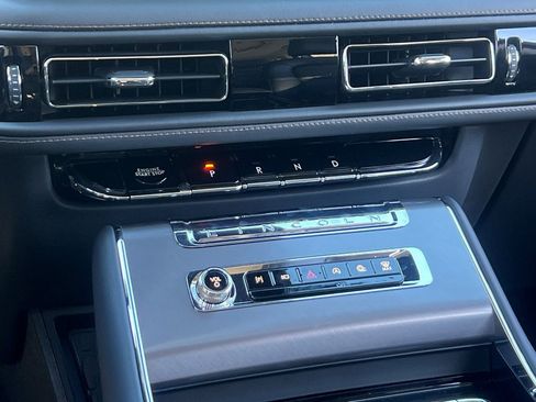 New 2026 Lincoln Aviator AWD image 20