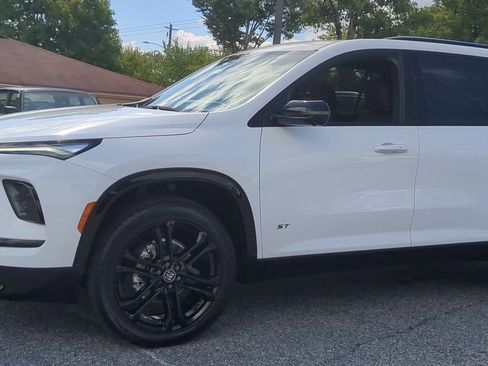 Used 2026 Buick Enclave Sport Touring w/ Power Package image 4