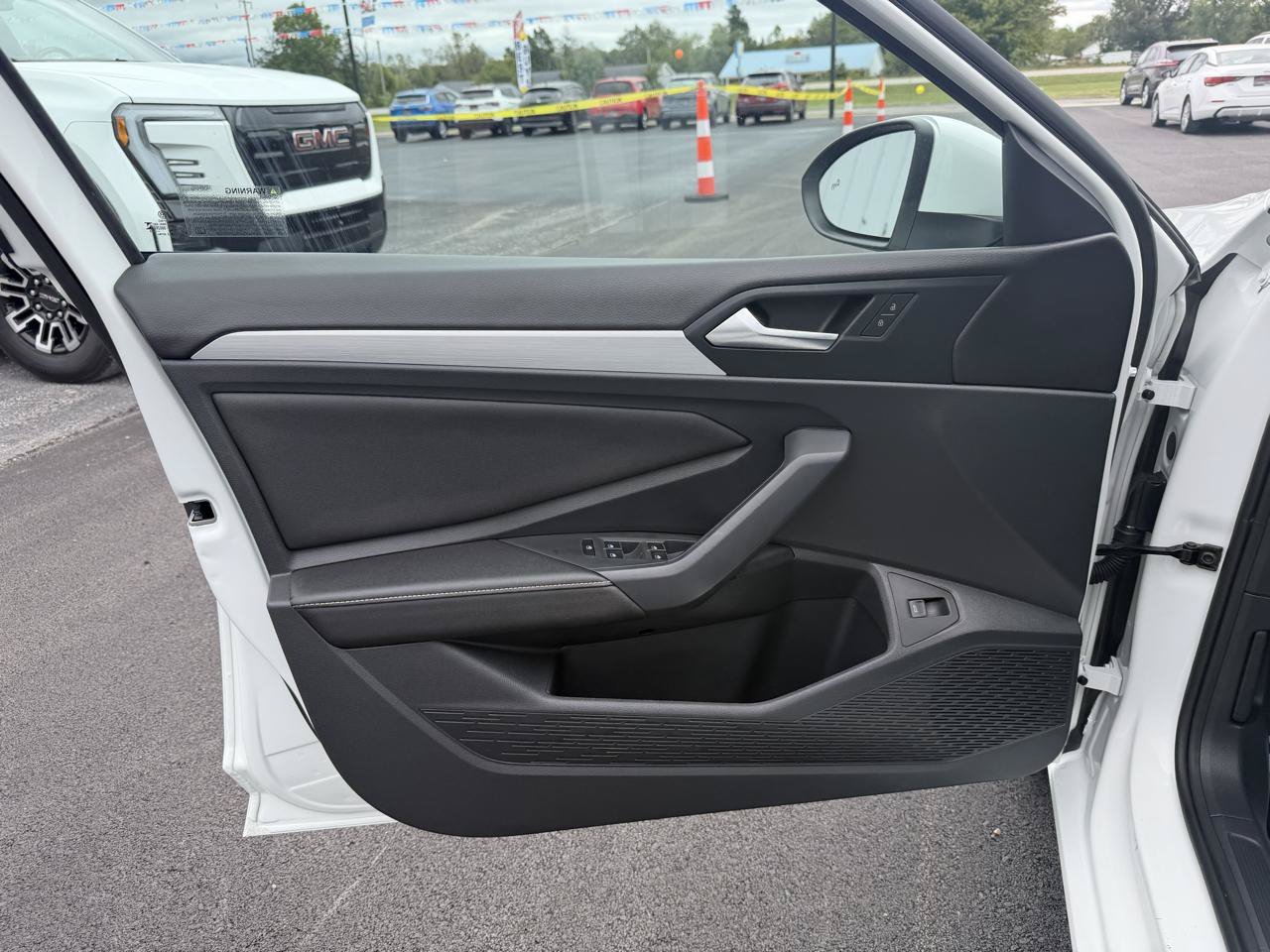 Used 2025 Volkswagen Jetta S FWD image 11