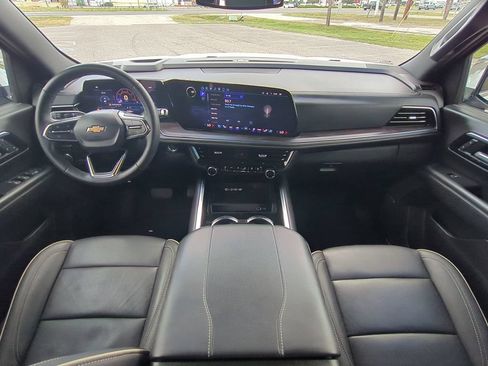 Used 2025 Chevrolet Tahoe Premier AWD/4WD image 19