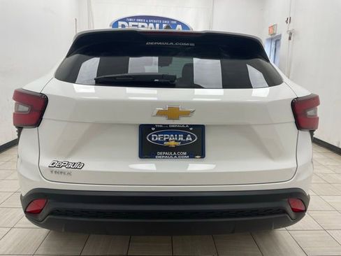 New 2026 Chevrolet Trax LS w/ LS Convenience Package FWD image 18