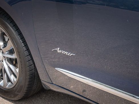 Used 2022 Buick Enclave Avenir w/ Avenir Technology Package image 13