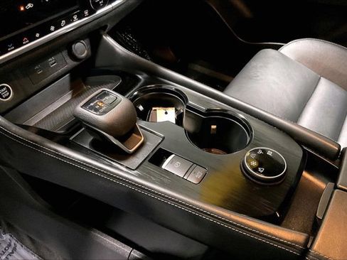 Used 2023 Nissan Rogue SL w/ SL Premium Package image 17