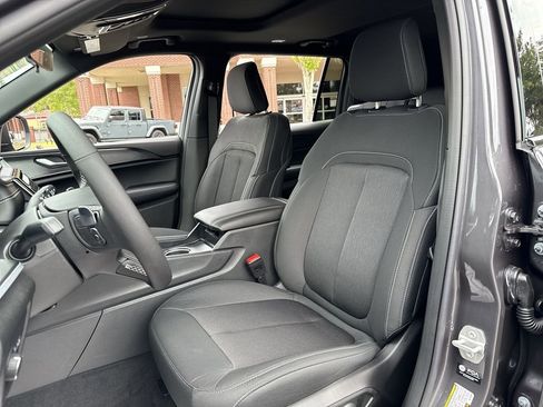 New 2025 Jeep Grand Cherokee L Laredo w/ Luxury Tech Group I image 11