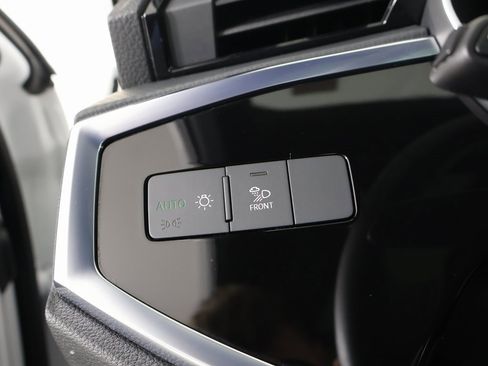 Used 2025 Audi Q3 2.0T Premium w/ Convenience Package image 27