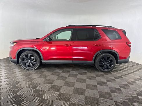 Certified 2025 Honda Pilot Black Edition image 9