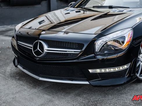 Used 2016 Mercedes-Benz SL 63 AMG AMG SL 63 w/ Driver Assistance Package image 23