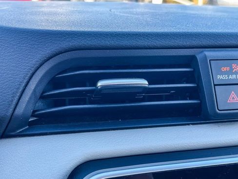 Used 2022 Nissan Versa SV w/ Trunk Package image 26