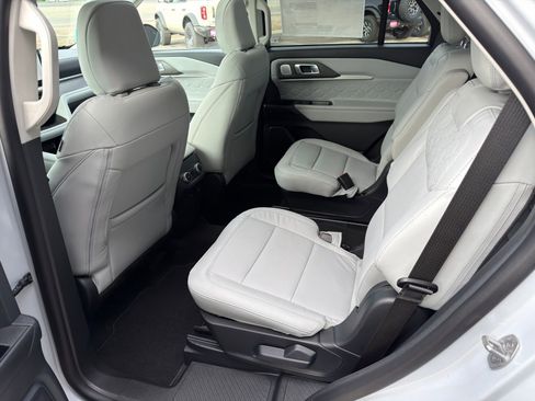 New 2026 Ford Explorer Platinum w/ LUX Leather Package image 32