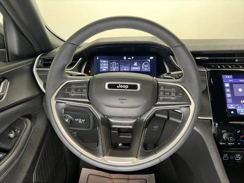 Certified 2024 Jeep Grand Cherokee Altitude image 13