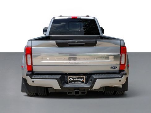 Used 2022 Ford F450 Platinum w/ FX4 Off-Road Package AWD/4WD image 58
