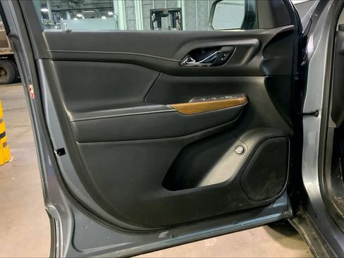 Used 2021 GMC Acadia SLE w/ Driver Convenience Package image 21