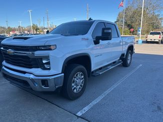 Used 2024 Chevrolet Silverado 2500 LT video 1