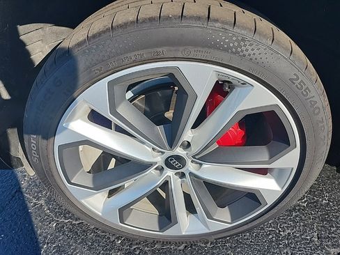 Used 2025 Audi Q5 2.0T Premium Plus image 13