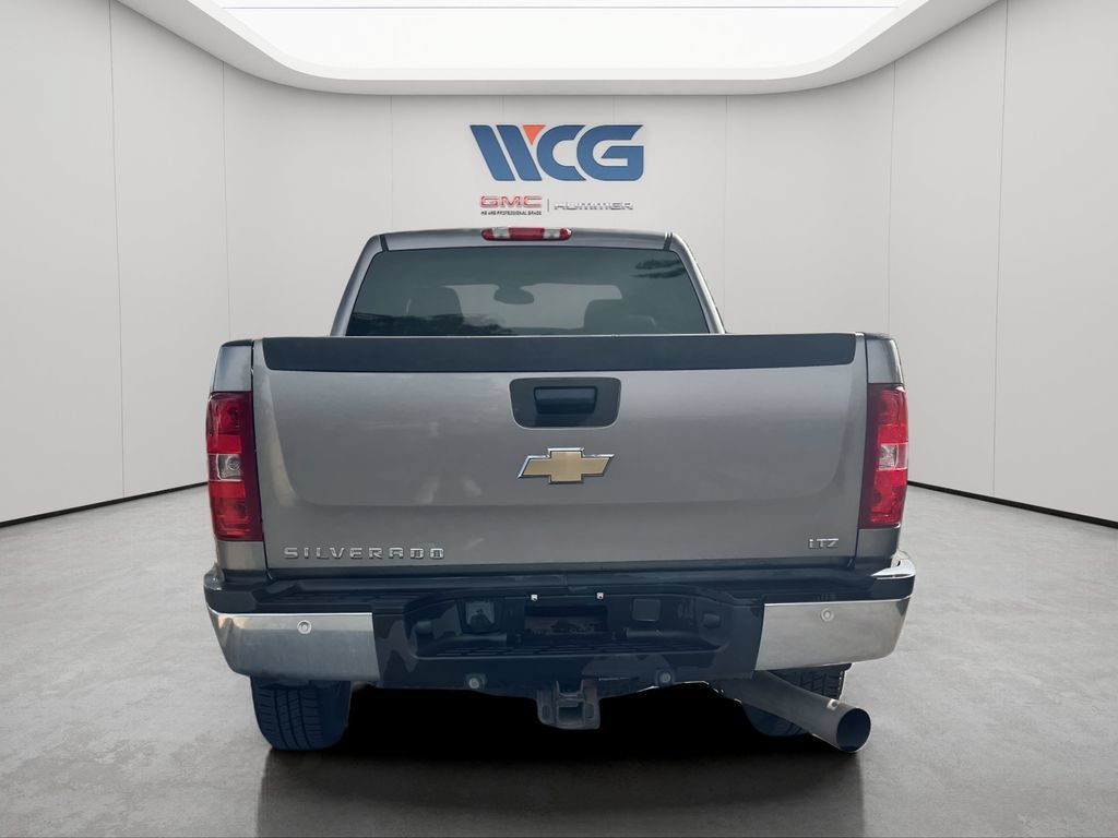 Used 2008 Chevrolet Silverado 2500 LTZ w/ Safety Package AWD/4WD image 4