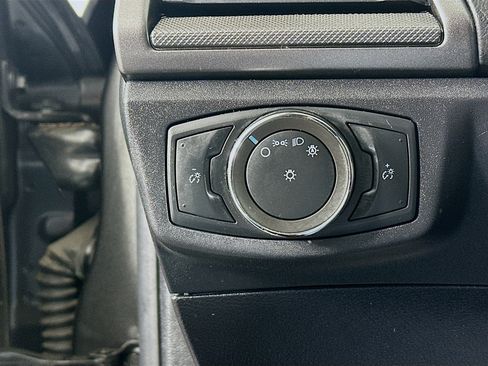 Used 2020 Ford Fusion SE FWD image 16