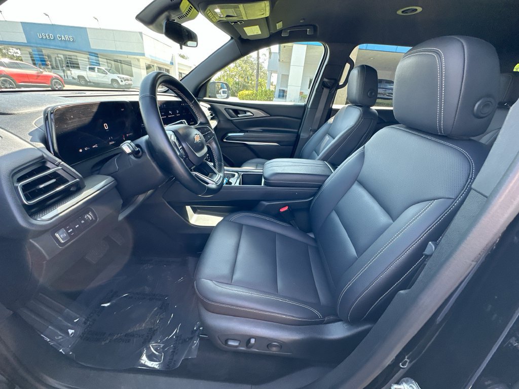 Used 2025 Chevrolet Traverse LT AWD/4WD image 19