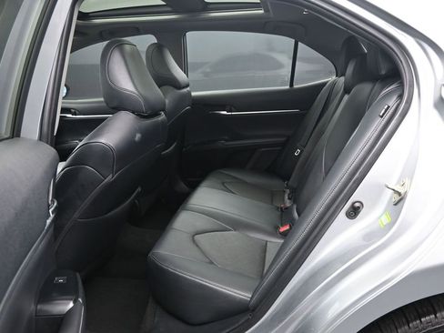 Used 2019 Toyota Camry XSE image 18