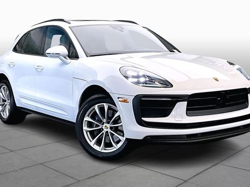 Used 2025 Porsche Macan image 4